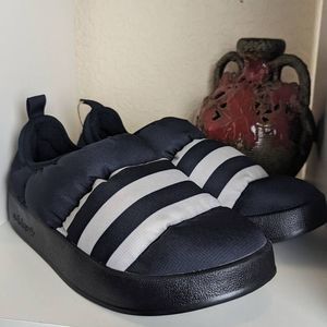 Adidas Puffylette Size 10